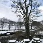 The Racehorses Hotel