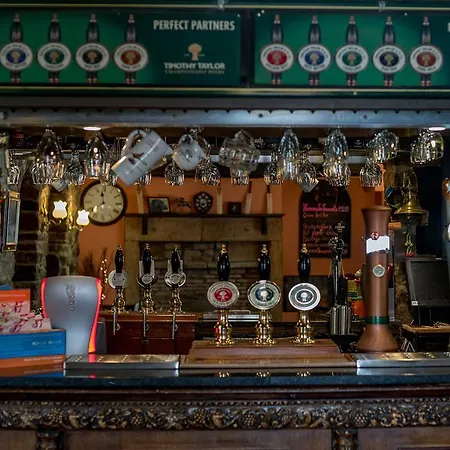 The Racehorses Hotel