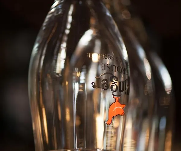 The Racehorses Hotel