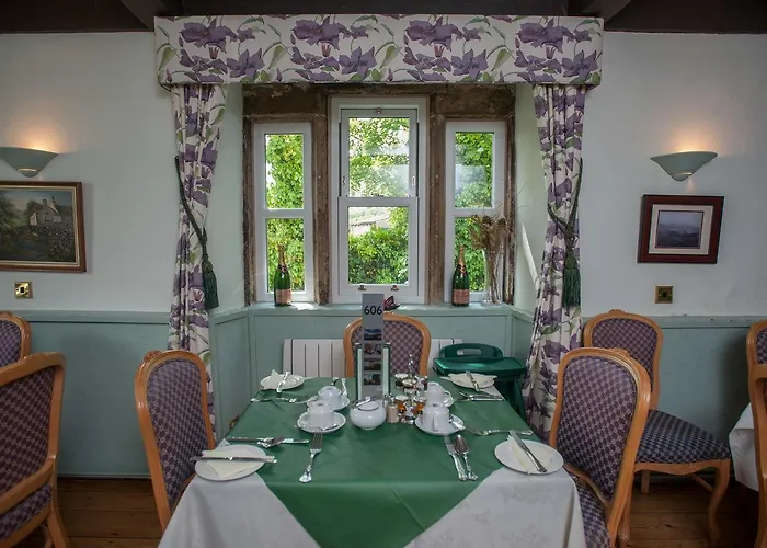 The Racehorses Hotel