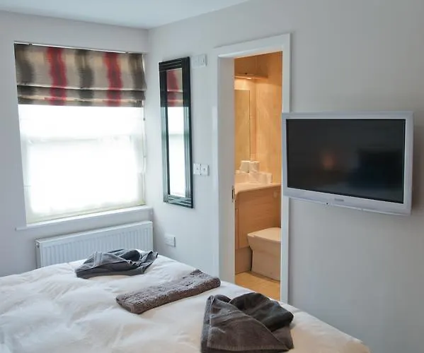 The Racehorses Kettlewell