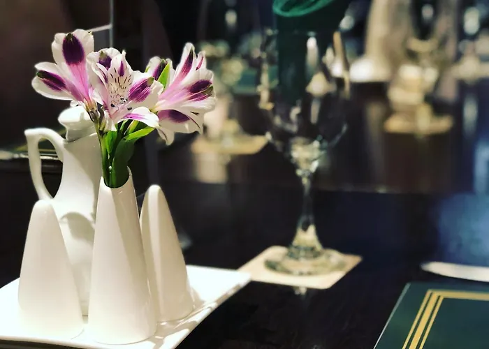 The Racehorses Hotel